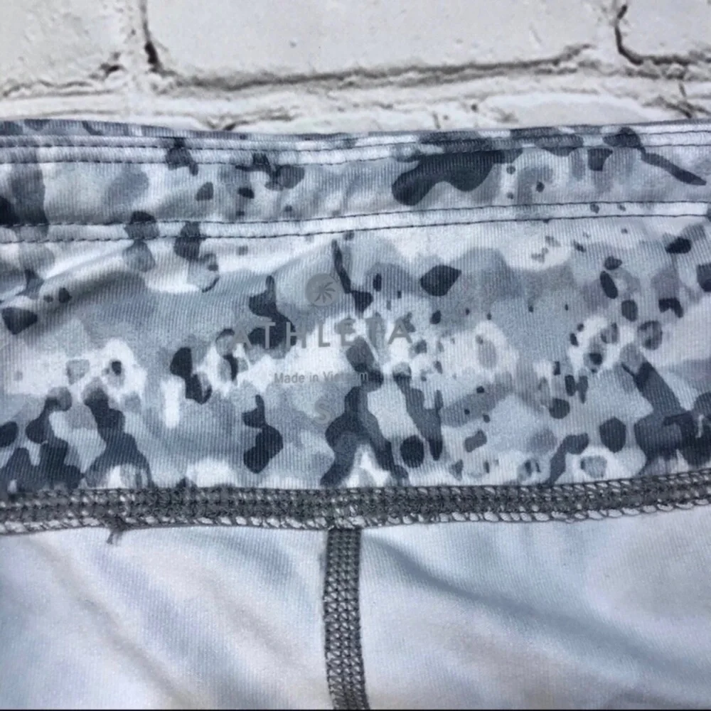 Athleta Run Dapple Be Free Crop Legging Gray White Size Small Activewear - Picture 11 of 14